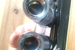 苹果散热器抠掉的方法是什么？抠掉后如何清理？