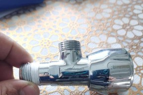 热水器侧盖螺丝拆卸需要什么工具？