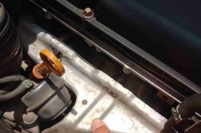 散热器夹不稳的原因是什么？