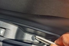 厚手机壳翻盖拆卸方法是什么？拆卸过程中需要注意什么？