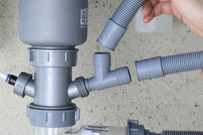 洗碗机排水管溢水怎么办（解决洗碗机排水管溢水问题的有效方法）