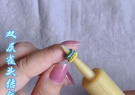 手机壳线圈装饰的美观贴法是什么？