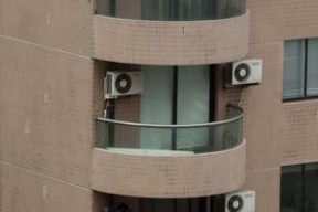 春兰空调绿灯闪烁原因与维修方法（解决春兰空调绿灯闪烁问题的关键步骤）
