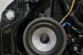 车门安装音响的效果如何？选择音响时应注意什么？