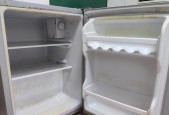 冰箱污垢处理方法（轻松清洁冰箱）