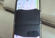 小折叠内屏红屏怎么回事？故障原因和解决方法是什么？