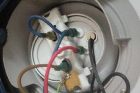 北京电热水器维修方法（解决常见问题的有效方法）