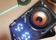 油盘立体音箱拆卸方法是什么？拆卸时如何避免损坏？