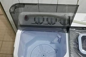 如何清洗老式洗衣机甩干桶（轻松学会清洗老式洗衣机甩干桶的方法）
