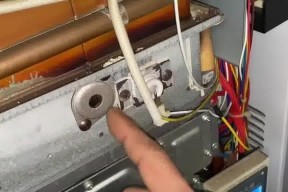 林内壁挂炉异响原因分析（揭秘壁挂炉异响的真相）