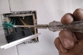 热水器插座与地线连接方法详解（安全接地是保障！学会正确插座与地线连接方法）