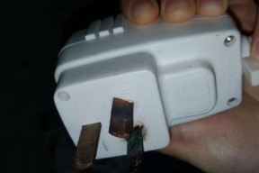 没有热水？无需惊慌，解决方法在此！（如何应对未打开的洗澡热水器问题）