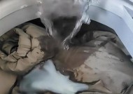洗衣机臭味问题解决攻略（祛除洗衣机异味的有效方法）