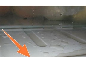 如何处理冰箱渗水问题（解决冰箱渗水的简单方法）