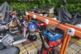 高温红色警报！电动车夏季充电紧急提醒，牢记“3要拔4不充”要求