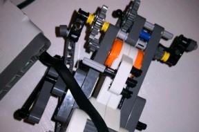 乐高攻击游戏机怎么制作？教程步骤详细吗？