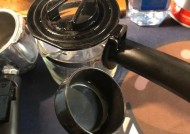 解决咖啡机漏粉问题的有效方法（咖啡机漏粉修复指南）