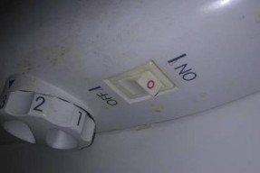 冰箱开关故障的修复方法（解决冰箱开关问题的实用技巧）