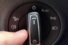 晚上拍照怎么关掉手机灯光？操作方法是什么？
