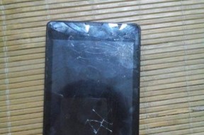 华为手机磕伤后如何处理？维修费用高吗？