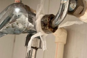 热水器出现针孔漏水，如何处理？（解决热水器针孔漏水问题的关键方法）