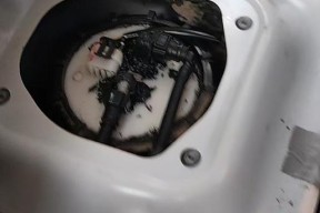 洗衣机漏油了怎么办（处理方法及维修建议）