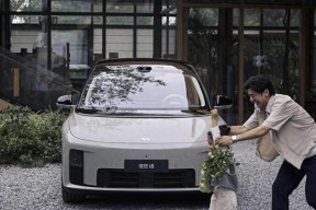 理想 i8 内饰终于曝光！产品已无悬念，本周开始预定