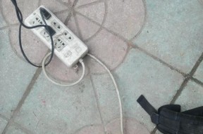 充电器带电插和不带电插有什么区别？如何正确使用充电器？