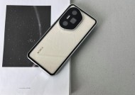 荣耀手机壳无图案如何选择？哪里可以定制？