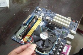 怎么不装主板看风扇亮不亮？如何检查风扇是否正常工作？