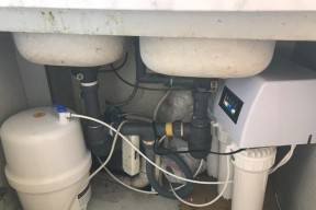 如何修理净水器热水开关漏水问题（解决净水器热水开关漏水）