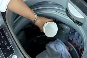 老式洗衣机清洁方法（如何彻底清洁老式洗衣机）