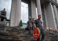 苹果国徽息屏壁纸设置方法？
