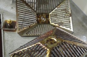 如何清洗打孔油烟机（教你打孔油烟机清洗技巧，解决厨房污染问题）