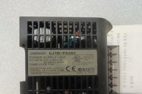 欧姆龙产品为何同时配备电池和充电器？有何作用？
