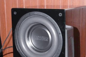 低音炮开口设计的优点是什么？