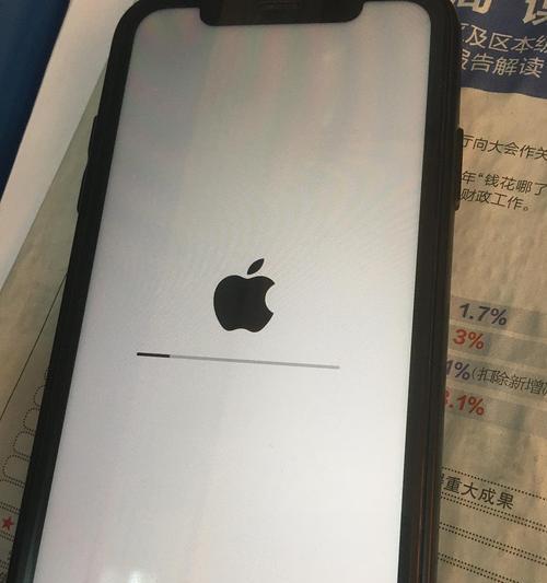 iPhone降级是否会导致数据丢失？（深入探究iPhone降级的影响和风险）  第1张
