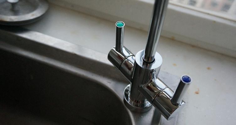 解决饮水机出水口不出水的问题（排除故障，让饮水机恢复正常供水）  第2张