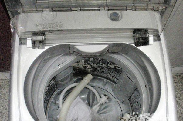 如何维修海尔洗衣机无法排净的问题（排水问题解决方案及维修技巧）  第1张