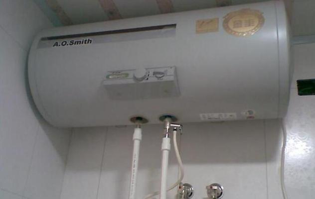 储水式电热水器安装要求（储水式电热水器安装的注意事项及步骤）  第3张