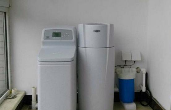 纯净水器常见故障及处理方法（解决纯净水器问题的实用指南）  第3张