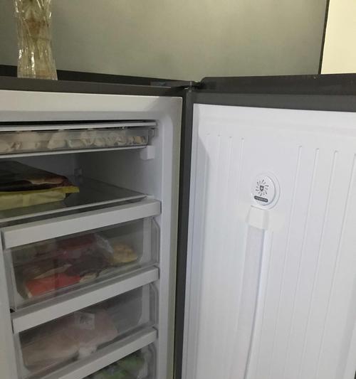 冰柜冷藏水的处理方法（解决夏季饮水难题的便利之道）  第3张