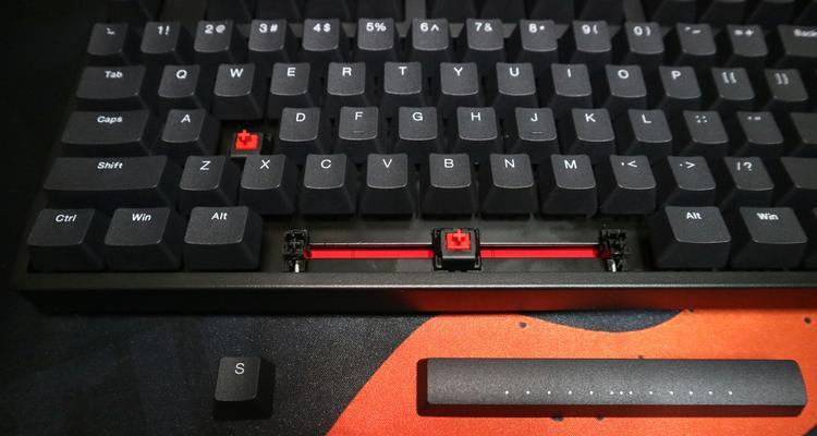 红轴键盘的优缺点分析（红轴键盘的特点及适用场景）  第1张