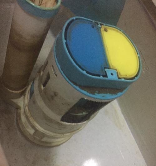 九牧马桶漏水原因及维修方法详解（解决马桶水箱漏水问题的关键在于细致检查及正确修复）  第3张
