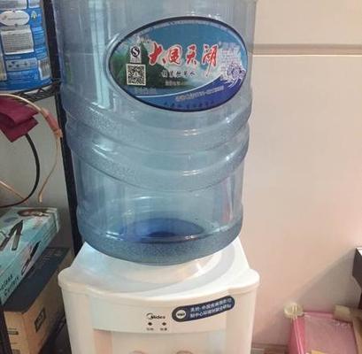 有效清洗美的饮水机的方法（简单易行的清洗技巧）  第3张