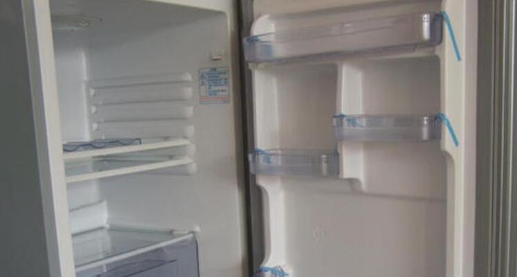 冰箱冷藏水孔堵了怎么办（解决冰箱冷藏水孔堵塞问题的实用方法）  第2张