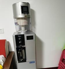 美的直热式饮水机清理全攻略（轻松清洁）  第2张