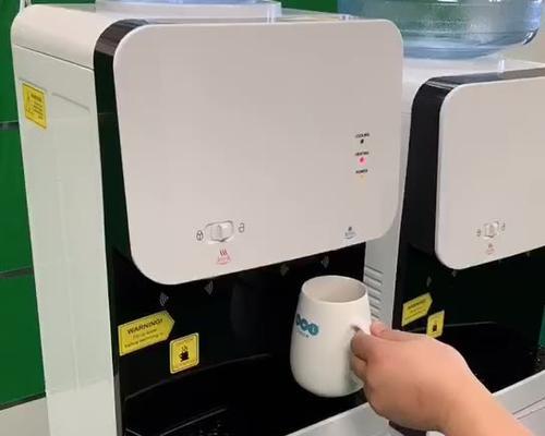 高原饮水机漏水处理方法（解决高原饮水机漏水问题的实用技巧）  第1张