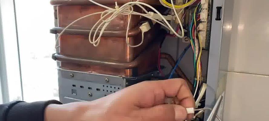 解析奥斯卡壁挂炉故障代码及排除方法（了解壁挂炉故障代码）  第1张