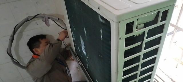 空调内机滴水原因解析（探究空调内机滴水的原因及解决方法）  第1张